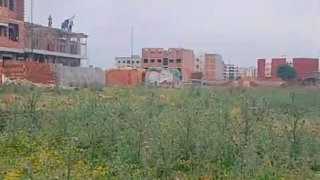 Land Meknes, 266 m²